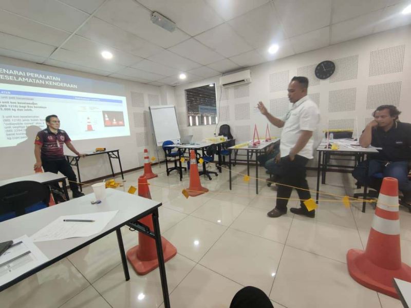 Training-Driver-Pengenalan-Pengendalian-Pemanduan-Kenderaan-Berat-3