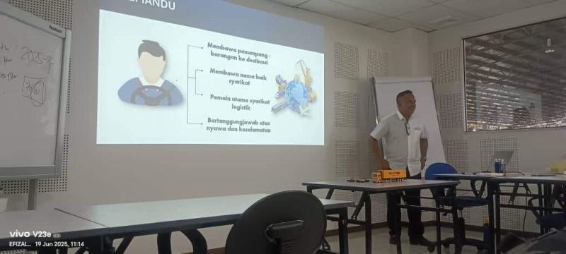 Training-Driver-Pengenalan-Pengendalian-Pemanduan-Kenderaan-Berat-7